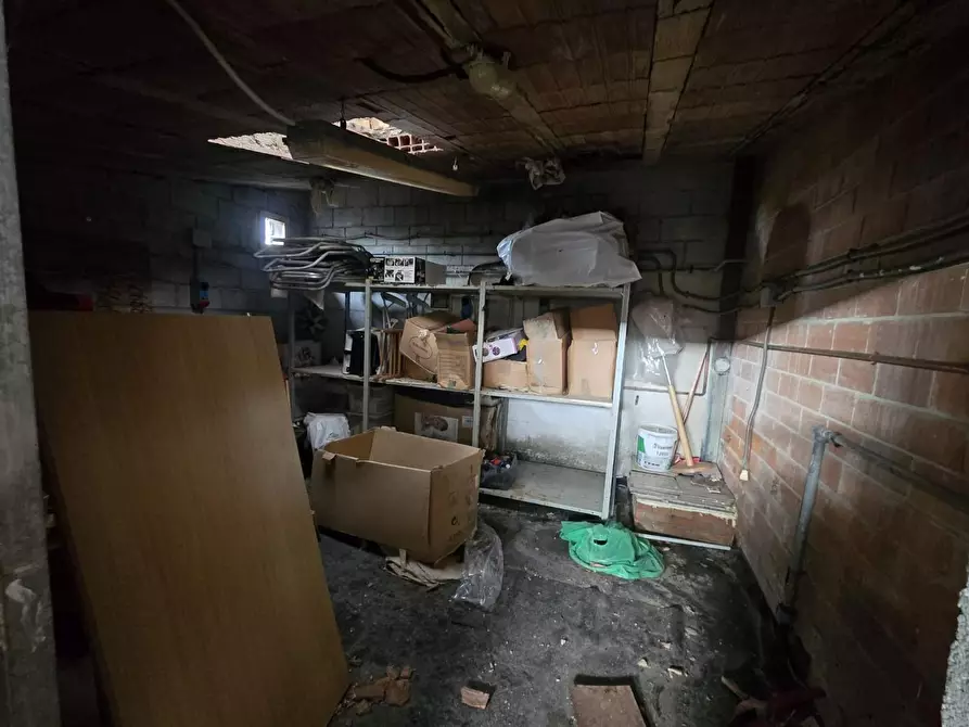 Immagine 5 di Attività artigianale in vendita  a Calcinaia