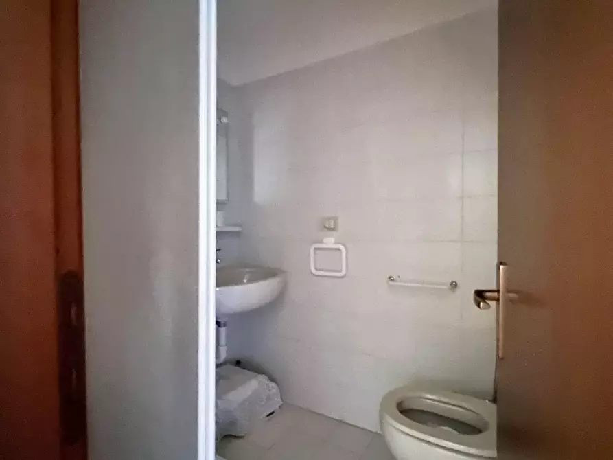 Immagine 16 di Appartamento in vendita  a Massa