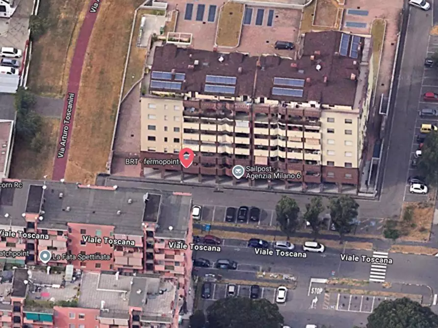 Immagine 10 di Negozio in vendita  a Cologno Monzese