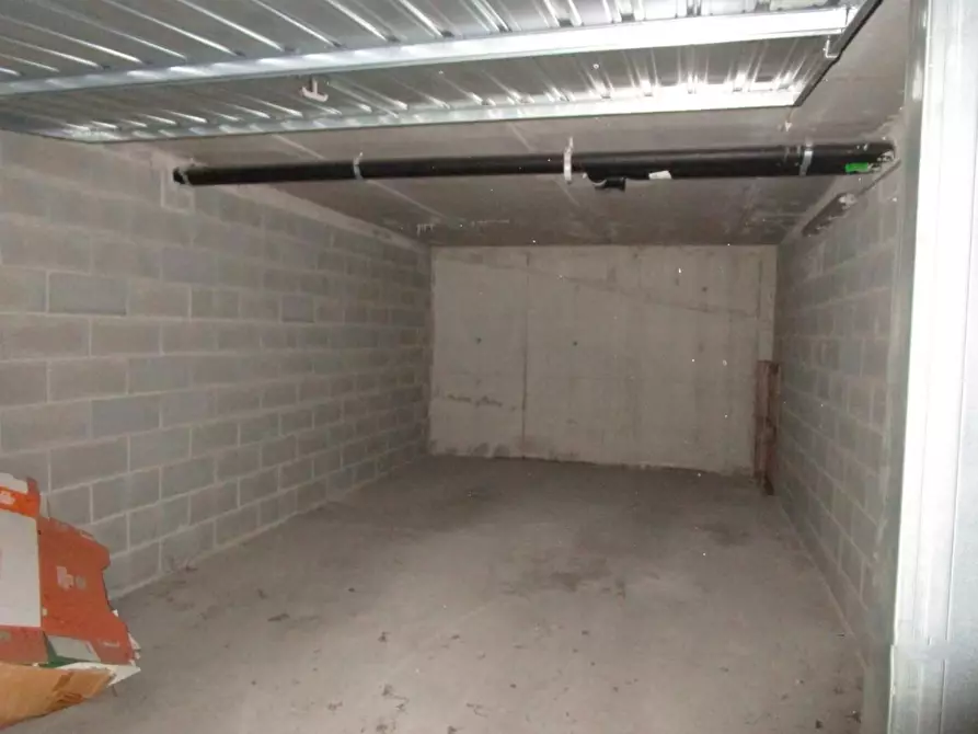 Immagine 6 di Negozio in vendita  a Cologno Monzese