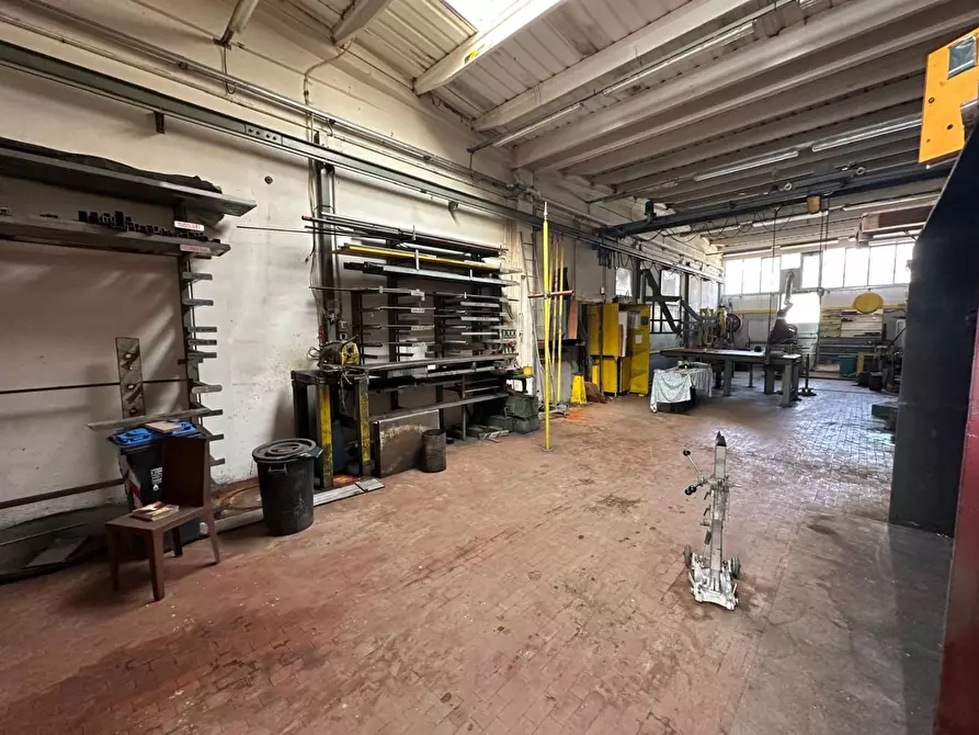 Immagine 4 di Attività artigianale in vendita  a Montespertoli