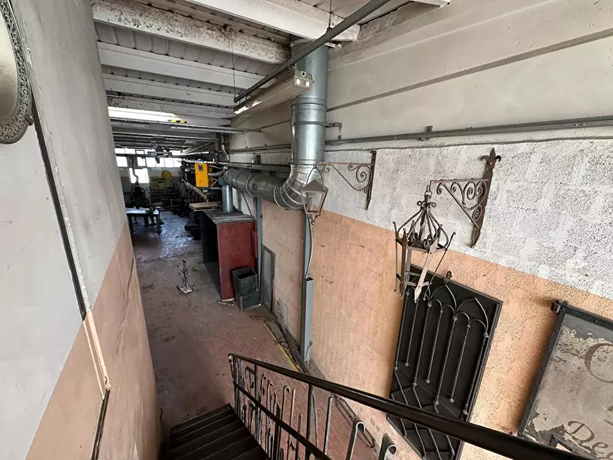 Immagine 2 di Attività artigianale in vendita  a Montespertoli