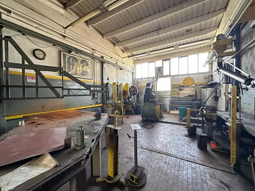 Immagine 7 di Attività artigianale in vendita  a Montespertoli