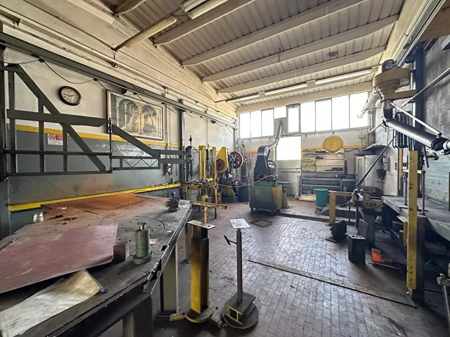 Immagine 6 di Attività artigianale in vendita  a Montespertoli