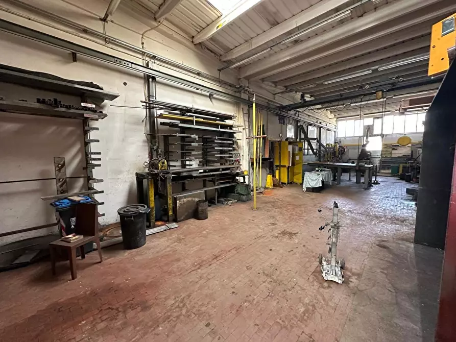 Immagine 4 di Attività artigianale in vendita  a Montespertoli