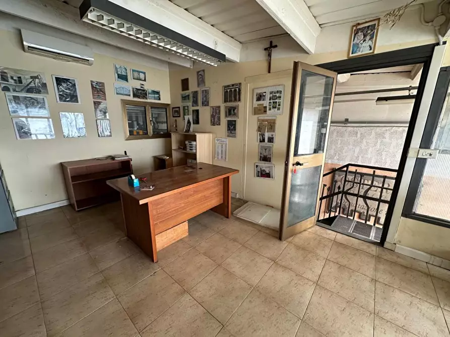 Immagine 10 di Attività artigianale in vendita  a Montespertoli