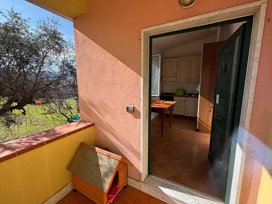 Immagine 1 di Porzione di casa in vendita  a Castelnuovo Magra