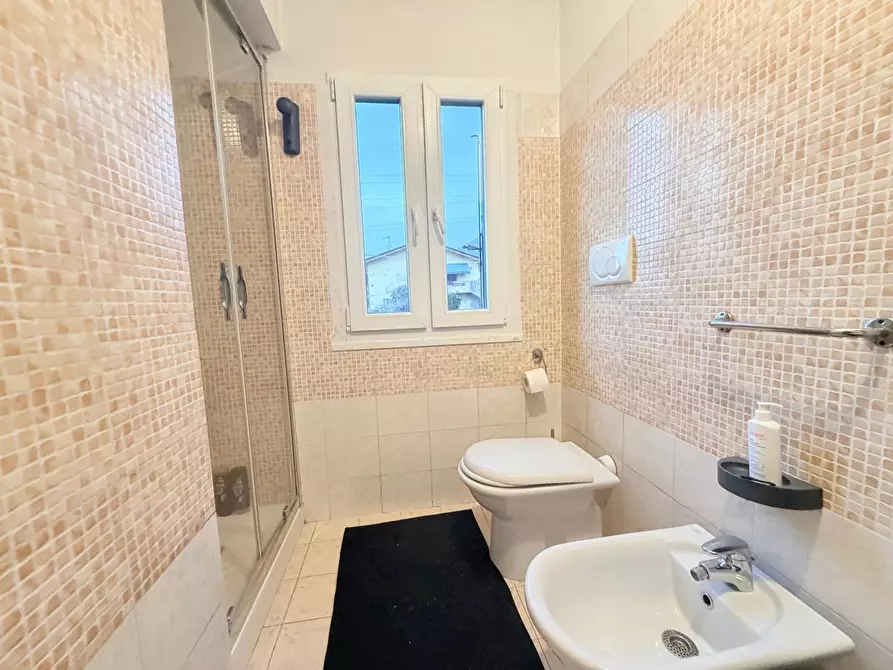 Immagine 15 di Appartamento in vendita  a Massa