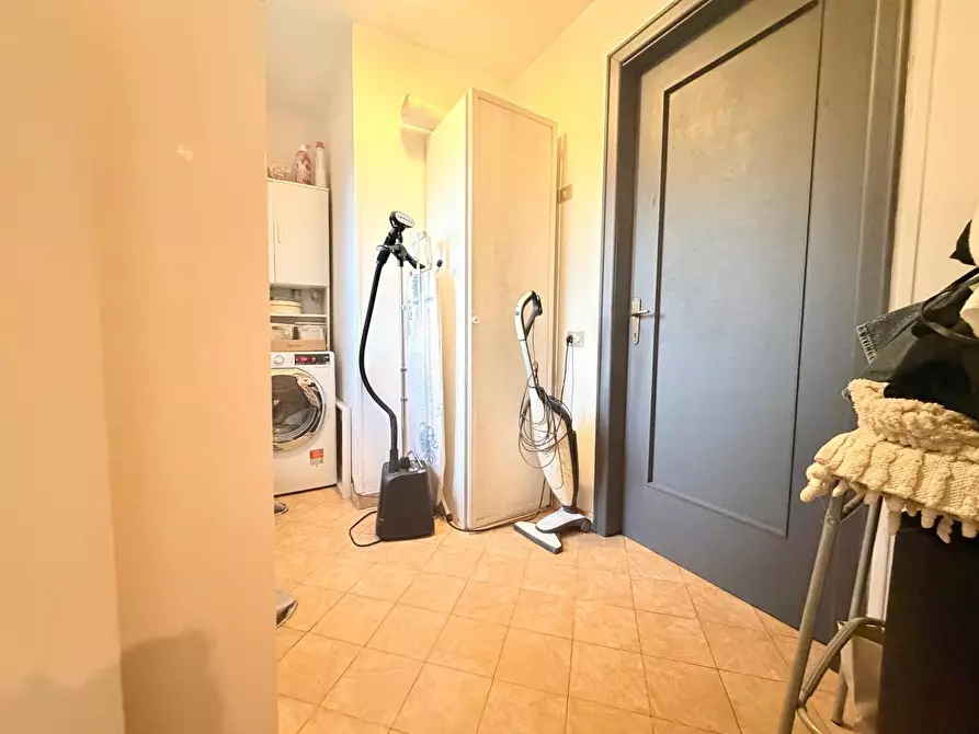 Immagine 11 di Appartamento in vendita  a Massa