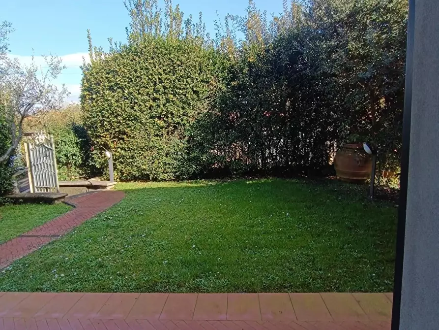 Immagine 3 di Villetta a schiera in affitto  a Montignoso