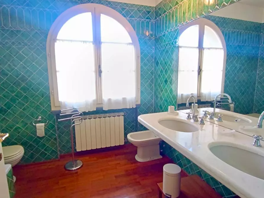 Immagine 33 di Villetta a schiera in affitto  a Montignoso