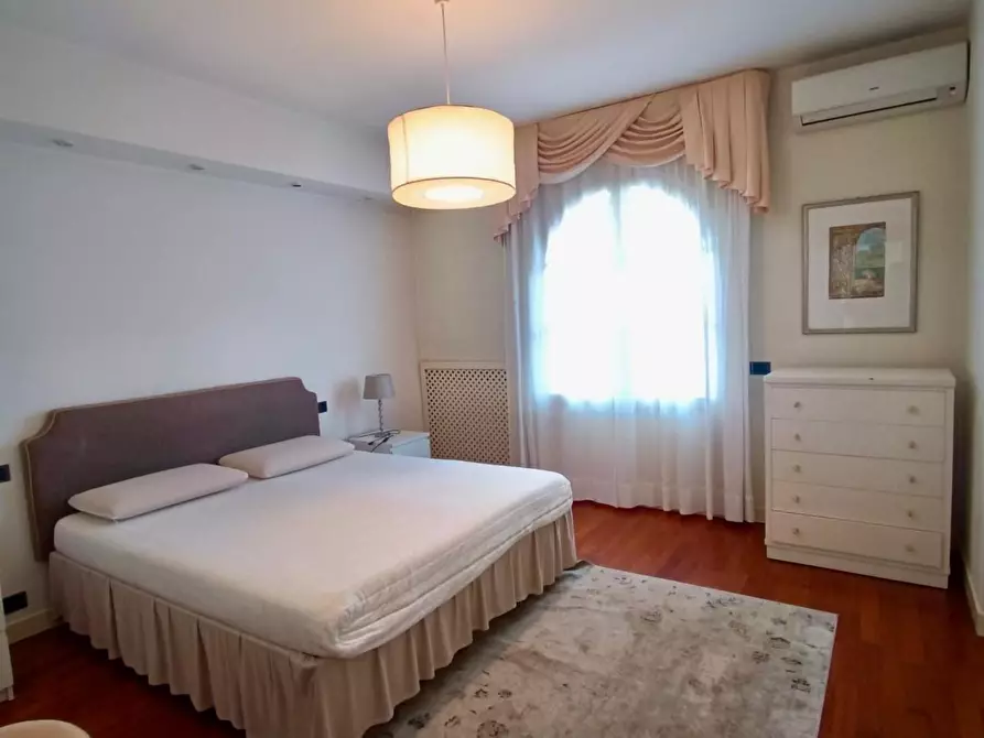 Immagine 26 di Villetta a schiera in affitto  a Montignoso