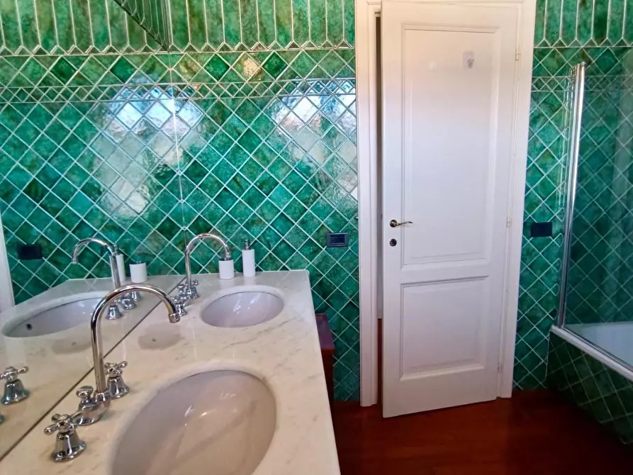 Immagine 34 di Villetta a schiera in affitto  a Montignoso