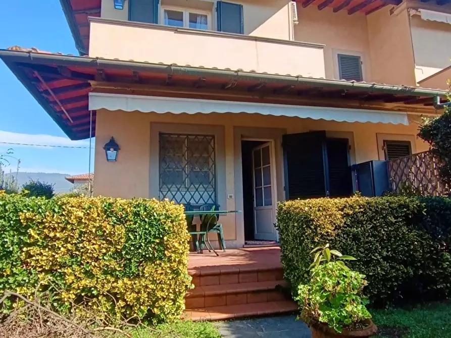 Immagine 2 di Villetta a schiera in affitto  a Montignoso