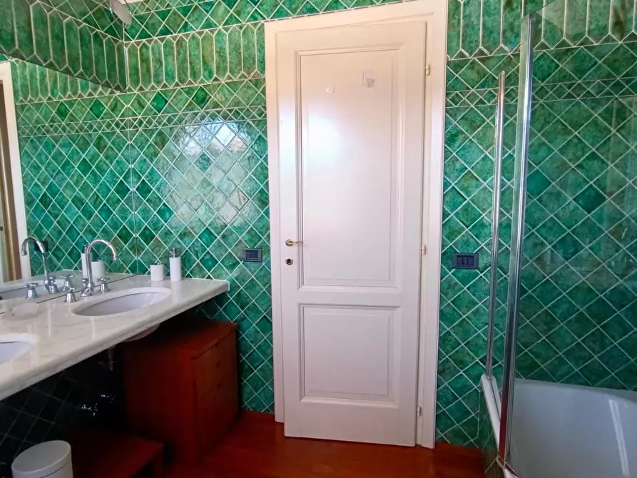 Immagine 36 di Villetta a schiera in affitto  a Montignoso