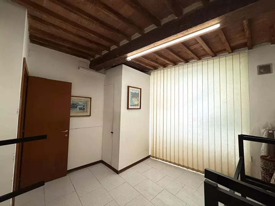 Immagine 3 di Locale commerciale in affitto  a Cascina