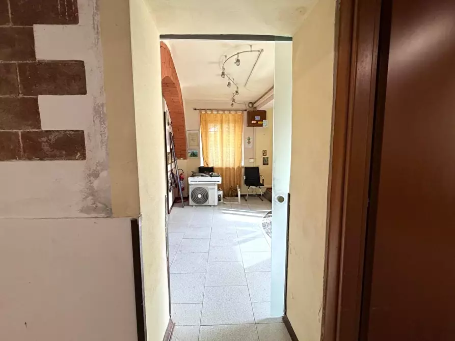 Immagine 11 di Locale commerciale in affitto  a Cascina