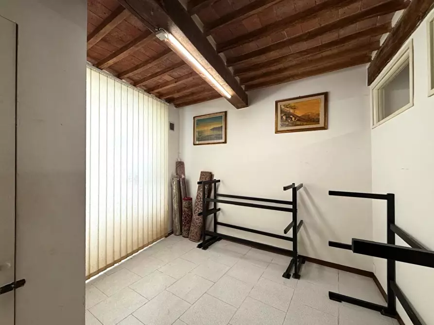 Immagine 4 di Locale commerciale in affitto  a Cascina
