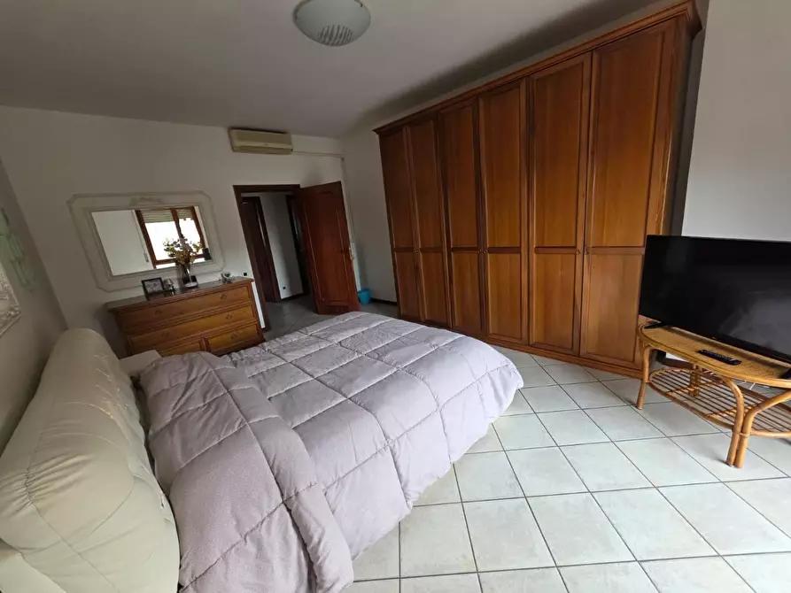 Immagine 18 di Appartamento in vendita  a Pontedera