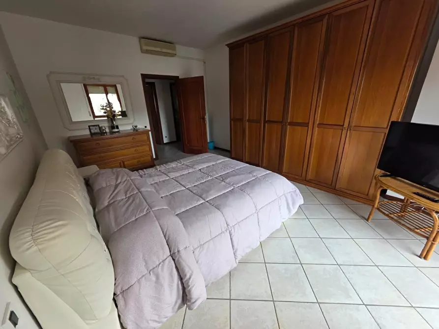 Immagine 17 di Appartamento in vendita  a Pontedera