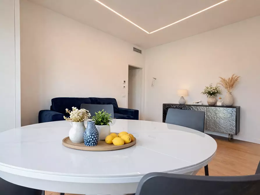 Immagine 2 di Appartamento in vendita  a Massa