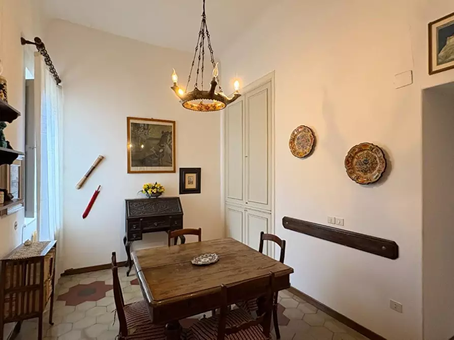 Immagine 14 di Mansarda in vendita  a Lucca