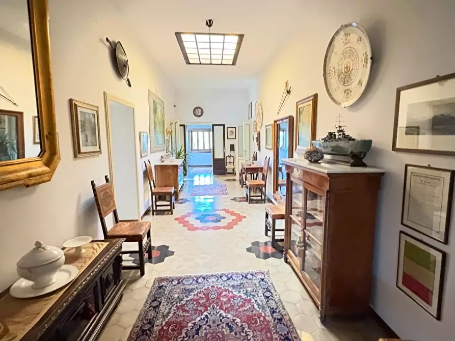 Immagine 15 di Mansarda in vendita  a Lucca