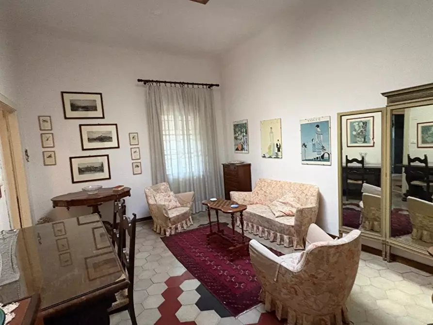 Immagine 11 di Mansarda in vendita  a Lucca