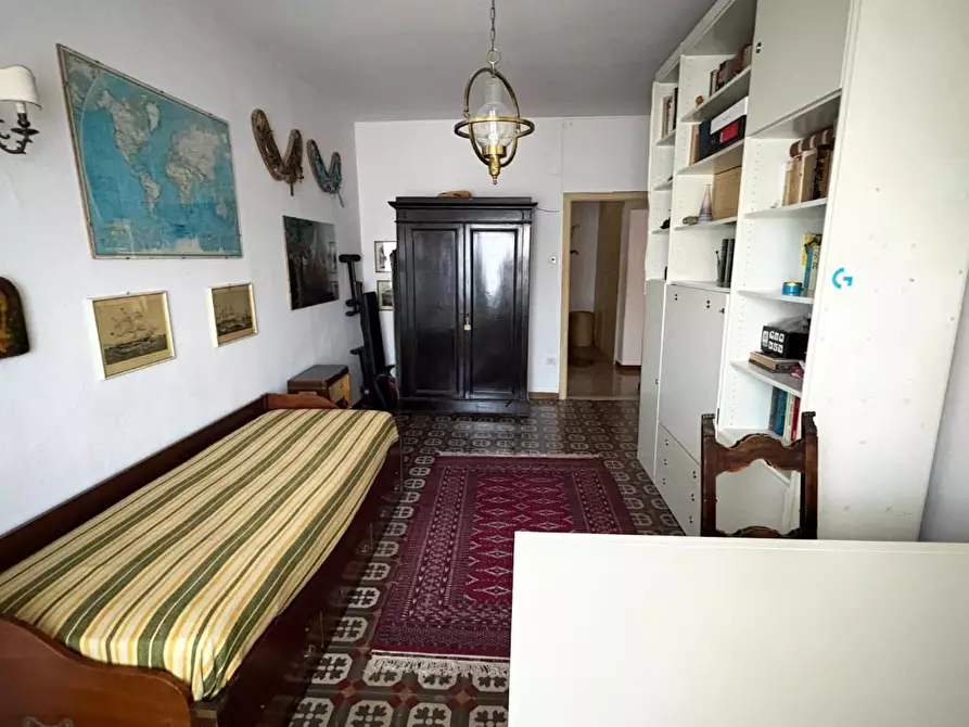 Immagine 27 di Mansarda in vendita  a Lucca