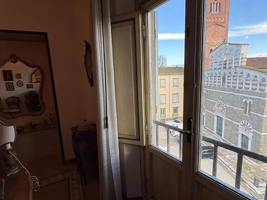 Immagine 20 di Mansarda in vendita  a Lucca