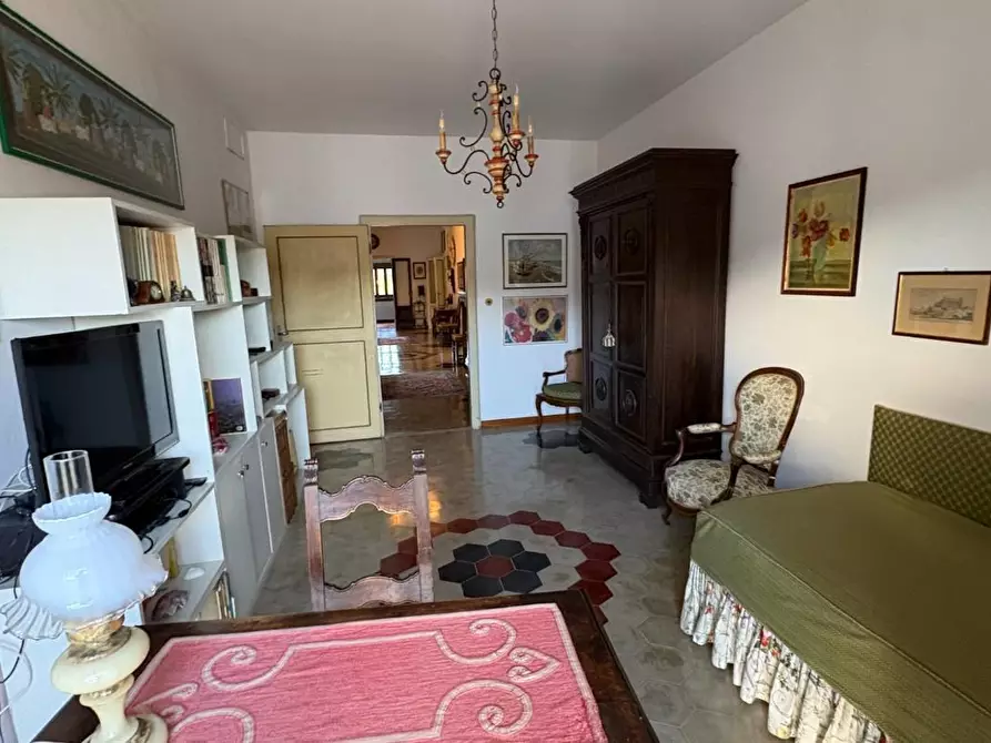 Immagine 18 di Mansarda in vendita  a Lucca