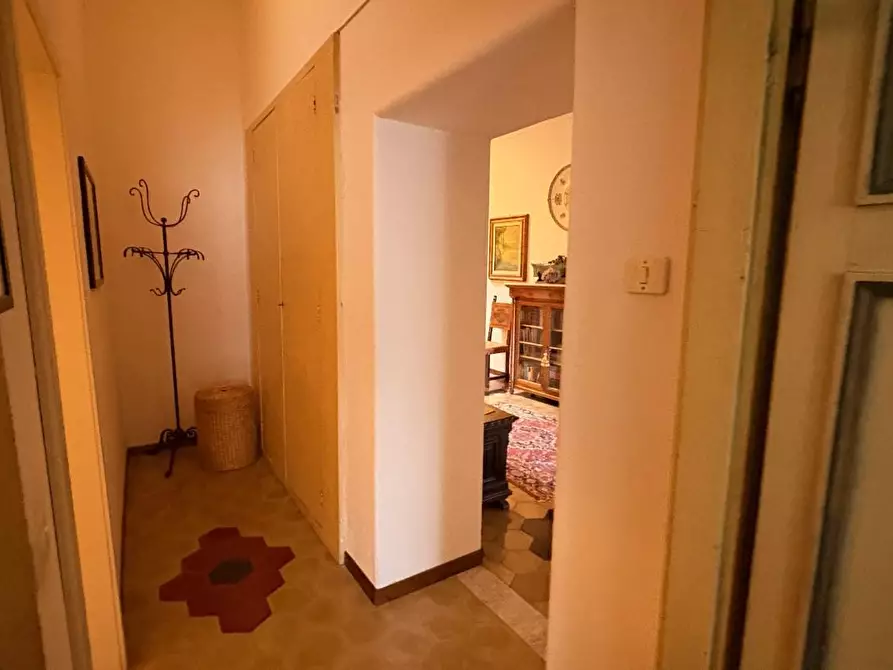 Immagine 28 di Mansarda in vendita  a Lucca