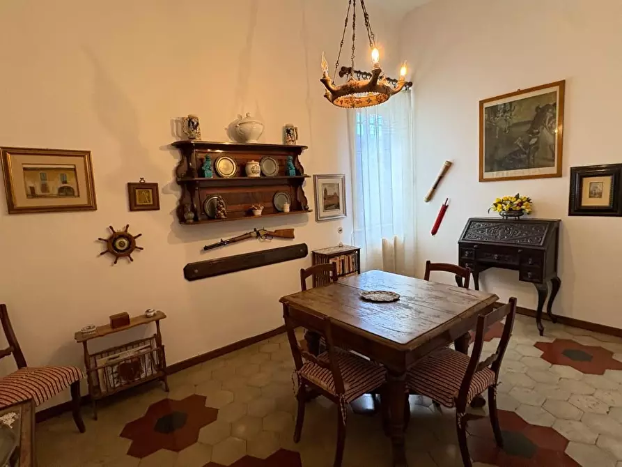 Immagine 13 di Mansarda in vendita  a Lucca