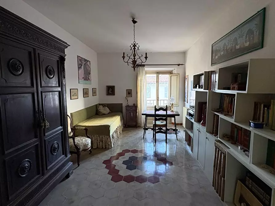 Immagine 16 di Mansarda in vendita  a Lucca