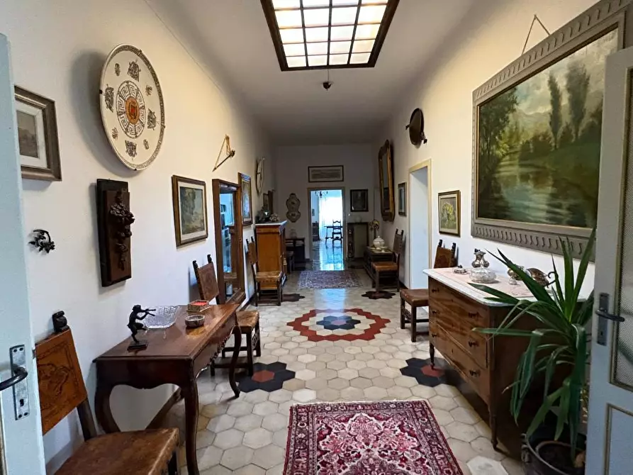 Immagine 12 di Mansarda in vendita  a Lucca