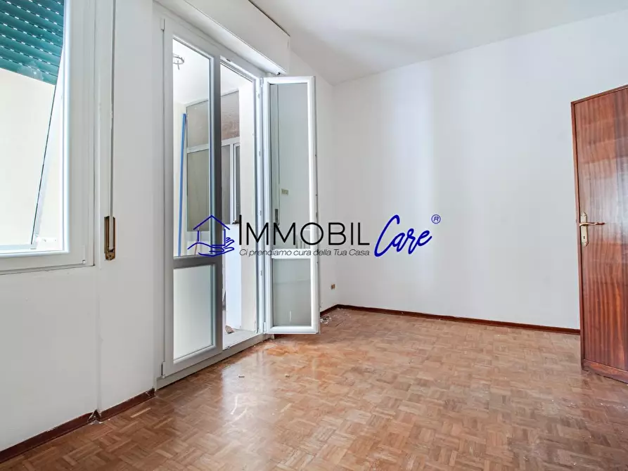 Immagine 5 di Appartamento in vendita  a Livorno