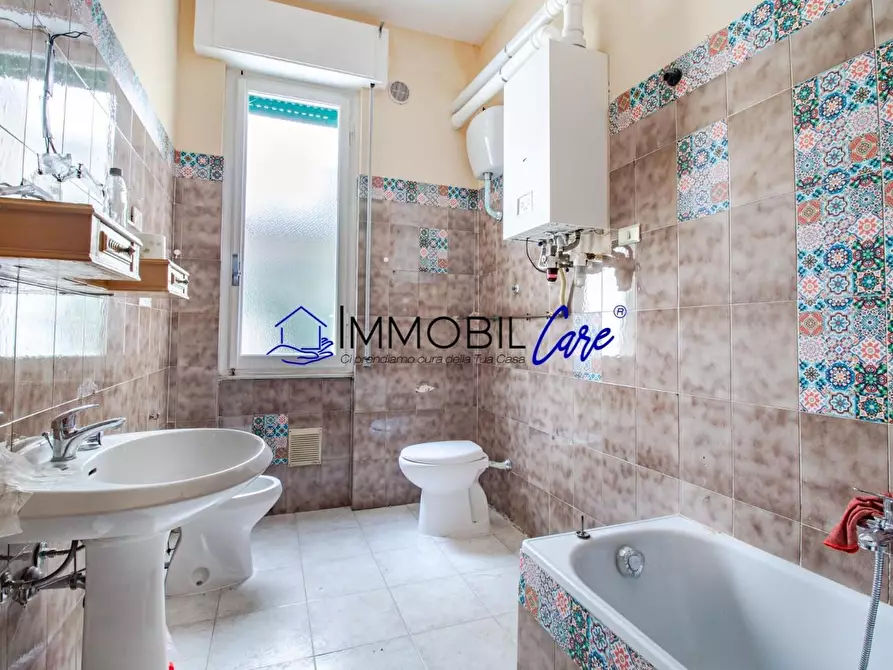 Immagine 10 di Appartamento in vendita  a Livorno