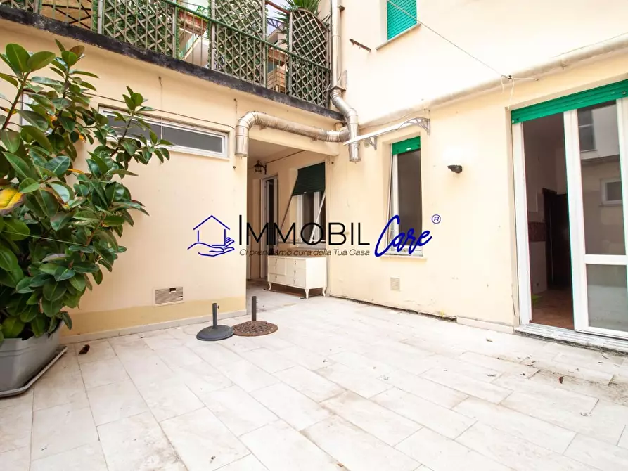 Immagine 1 di Appartamento in vendita  a Livorno