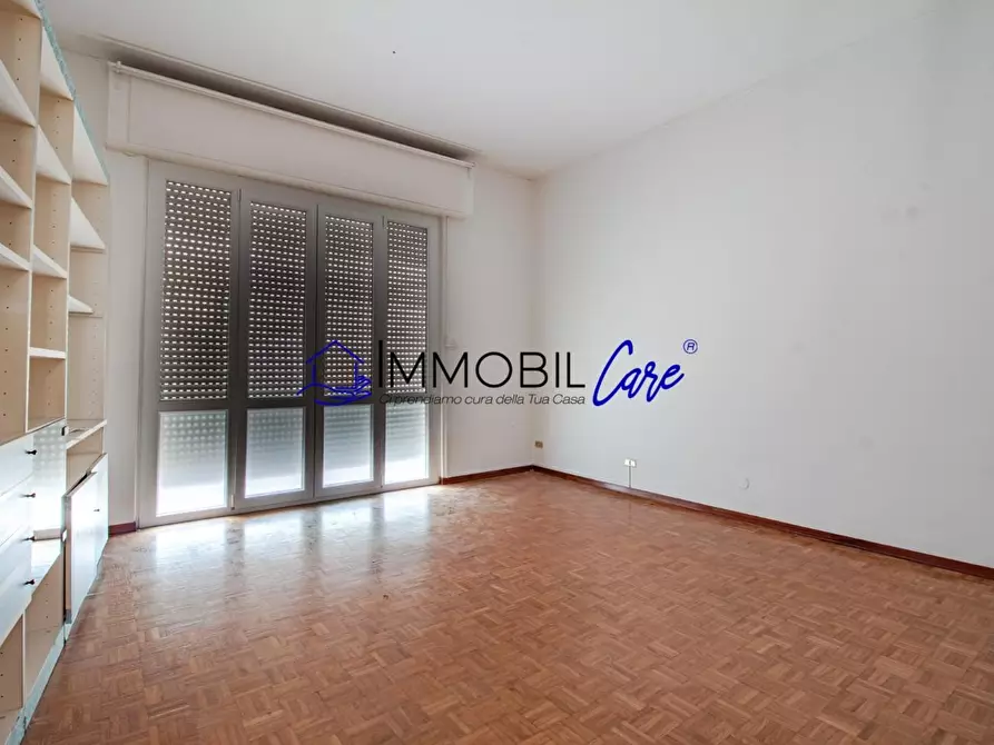 Immagine 8 di Appartamento in vendita  a Livorno