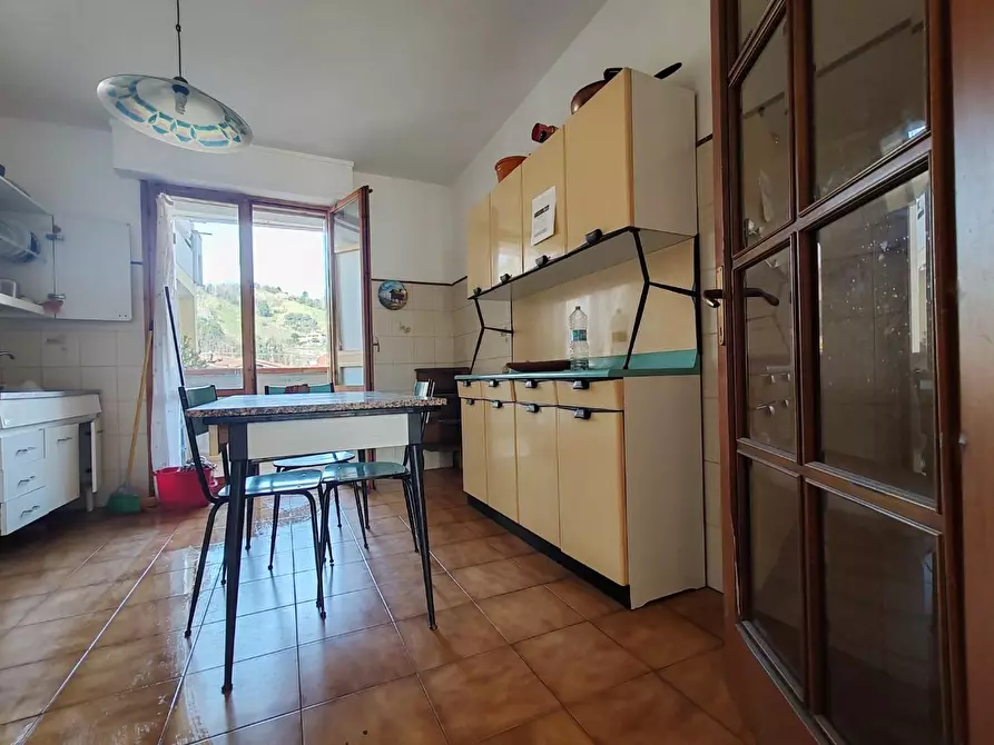 Immagine 5 di Appartamento in vendita  a Massa