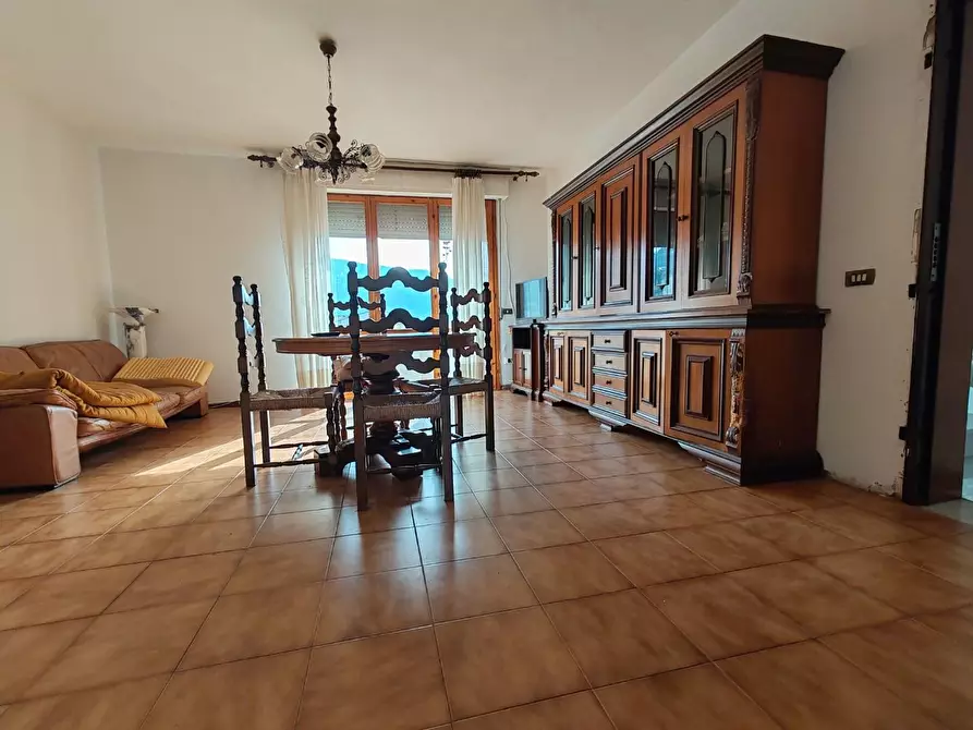 Immagine 4 di Appartamento in vendita  a Massa