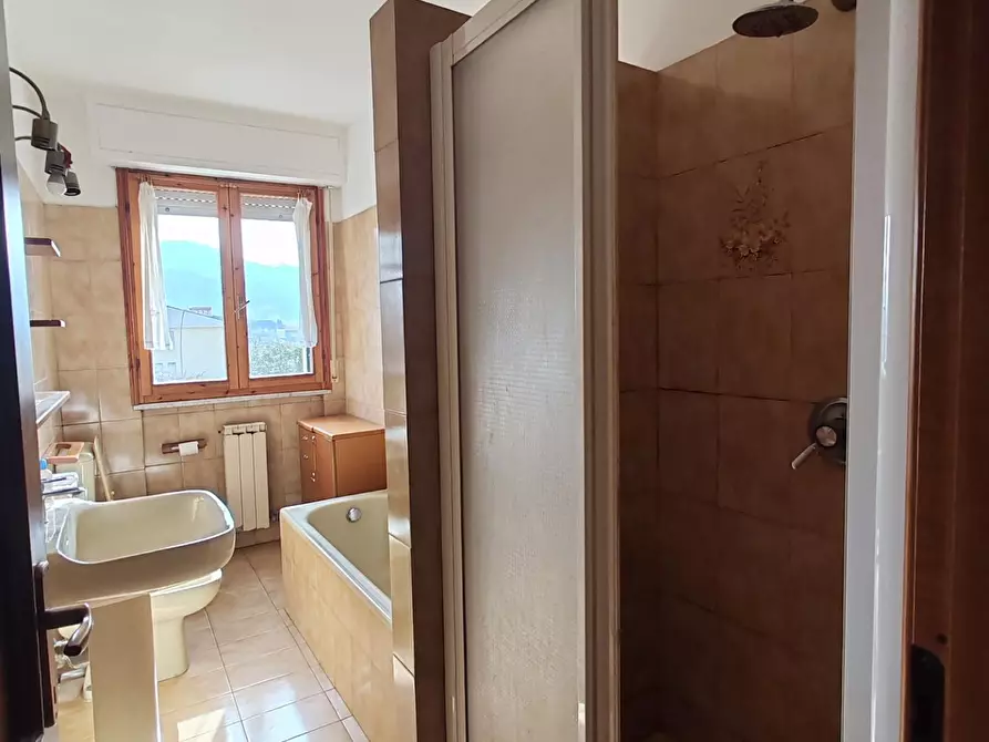 Immagine 8 di Appartamento in vendita  a Massa