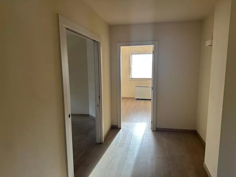 Immagine 3 di Ufficio in vendita  a Prato