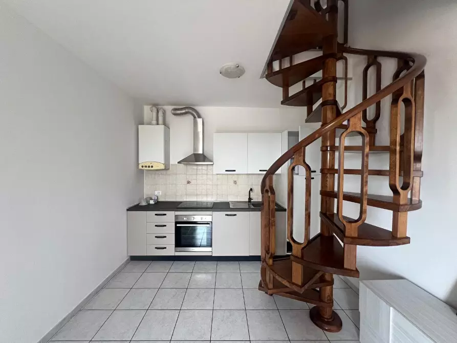 Immagine 5 di Appartamento in affitto  a Santa Maria A Monte