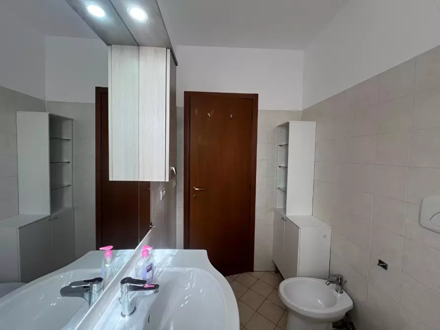 Immagine 13 di Appartamento in affitto  a Santa Maria A Monte