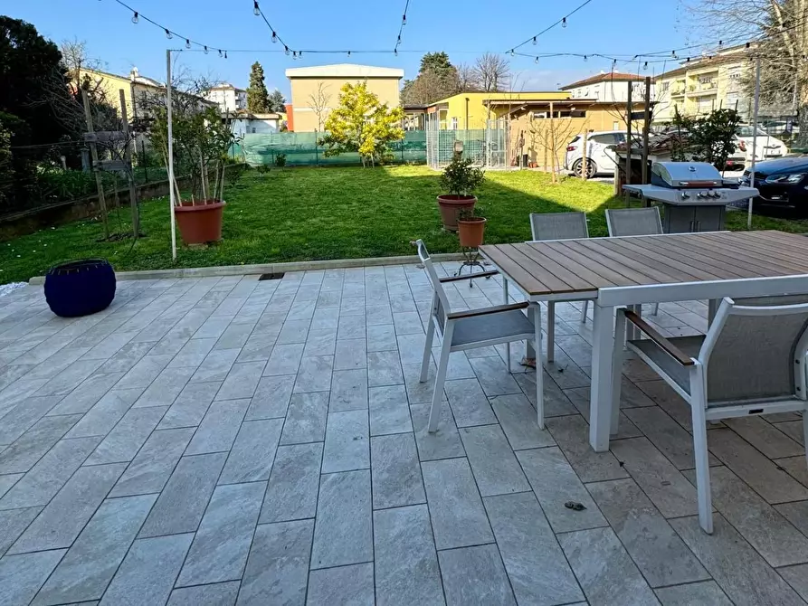 Immagine 6 di Villa in vendita  a Lucca