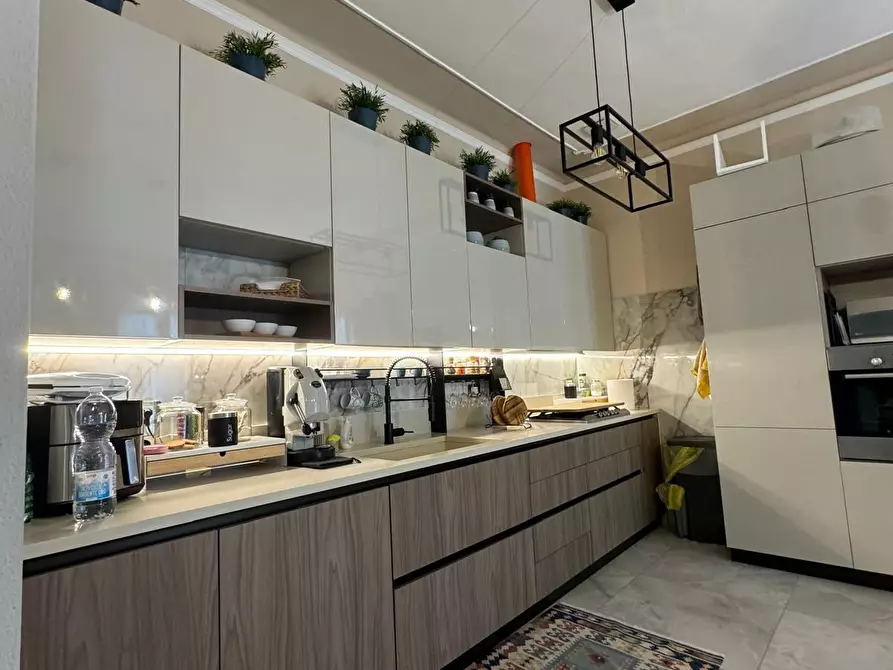 Immagine 11 di Villa in vendita  a Lucca