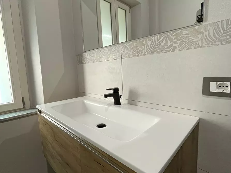 Immagine 43 di Villa in vendita  a Lucca