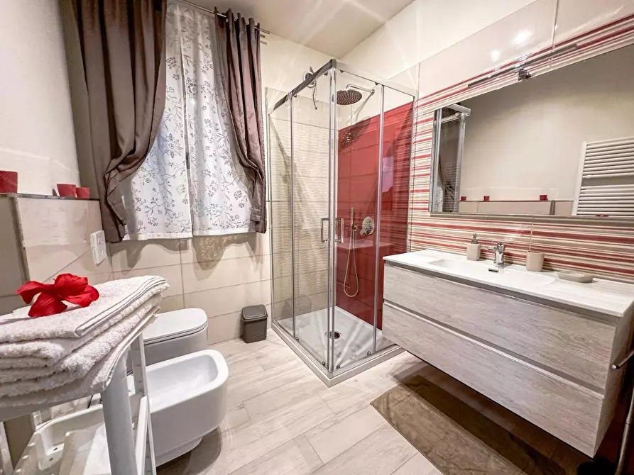 Immagine 53 di Villa in vendita  a Lucca