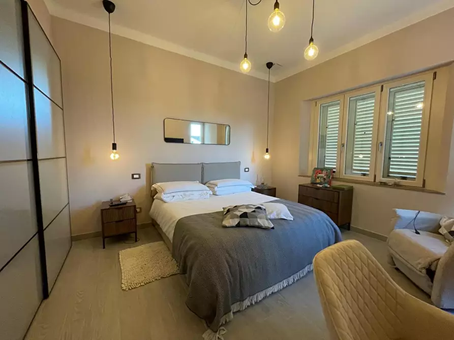 Immagine 42 di Villa in vendita  a Lucca